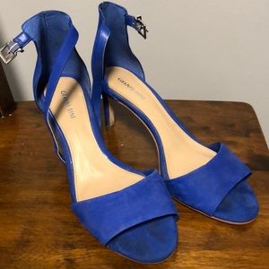 Gianni Bini blue heels